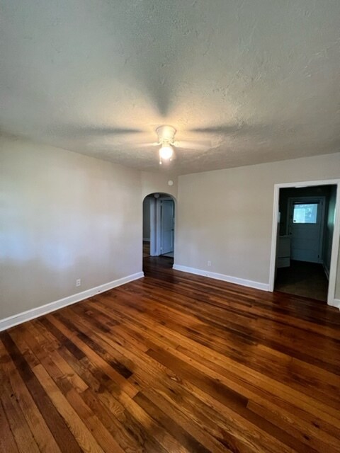 Sala de estar - 734 Hillcrest St