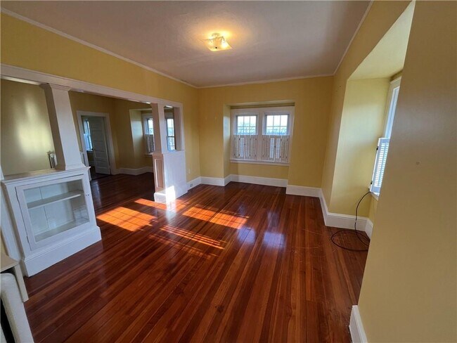 Foto del edificio - 86 Bliss Rd