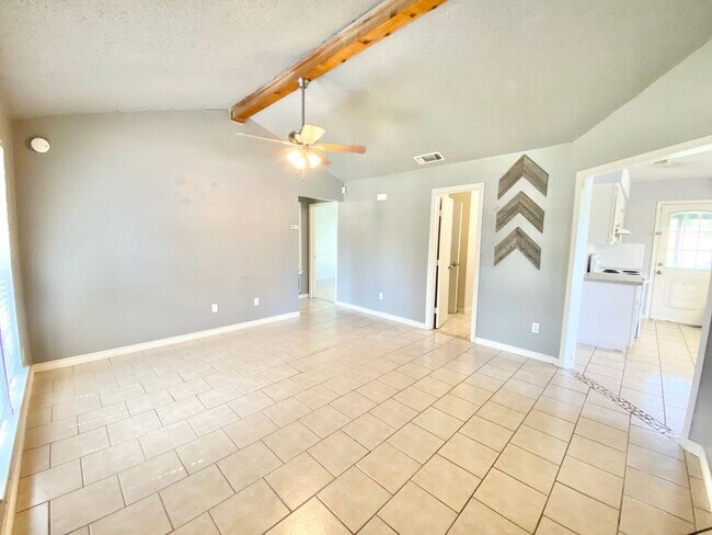 Building Photo - 4800 Rye Glen