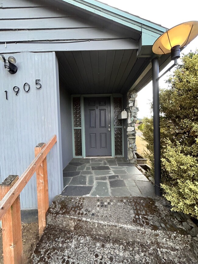 Photo - 1905 SE 89th Ave (Portland, OR) Apartment