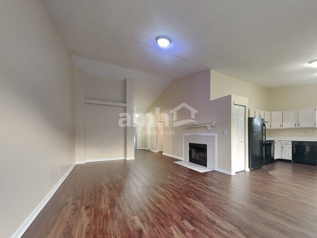 Building Photo - 13940 Bruddy Dr