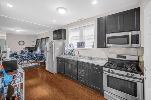 Foto del edificio - 7828 S Winchester Ave