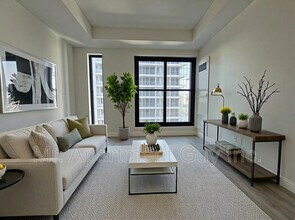 Building Photo - 20 Soudan Ave