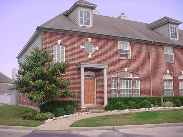 Building Photo - 1297 El Camino Village Dr
