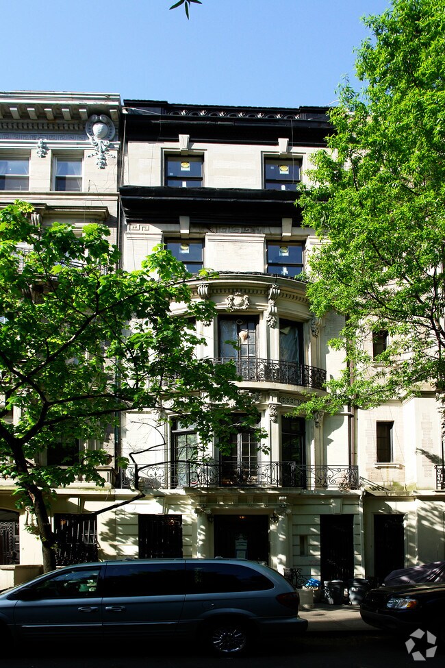 Building Photo - 312 W 92nd St