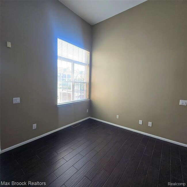 Foto del edificio - 1643 Campau Farms Cir