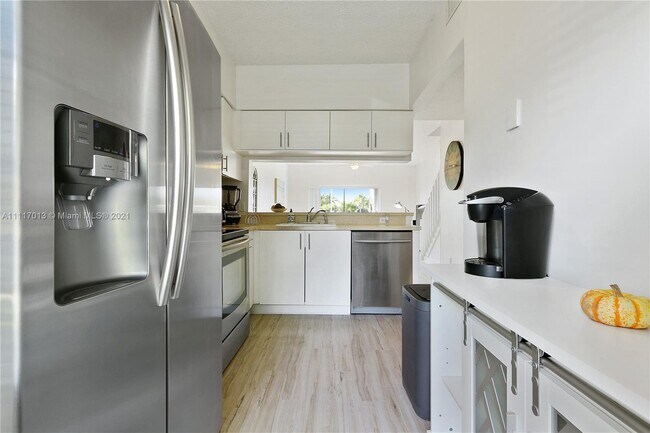 Building Photo - 219  Mallory Ct  219 Weston Fl 33326