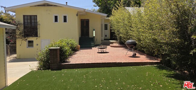 Foto del edificio - 1204 Hilldale Ave