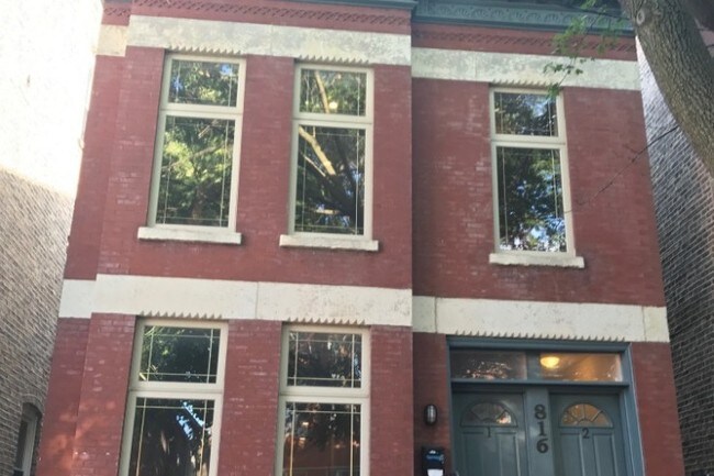 Foto del edificio - 816 N Hermitage Ave