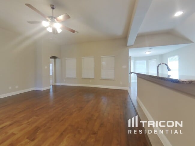 Building Photo - 3600 Meadowtrail Ln