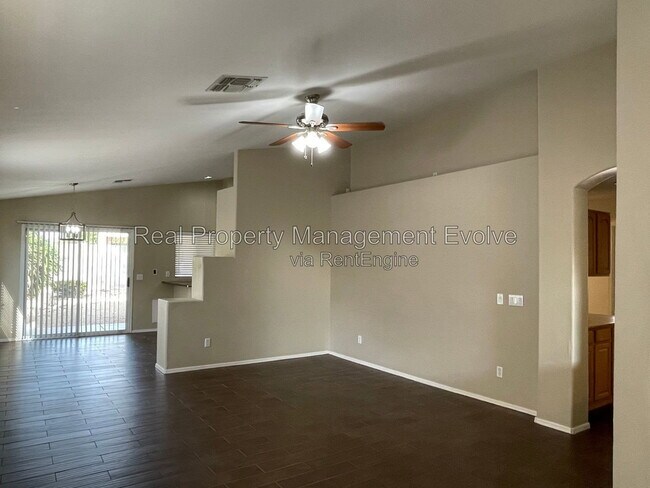 Foto del edificio - 8172 W Mary Ann Dr