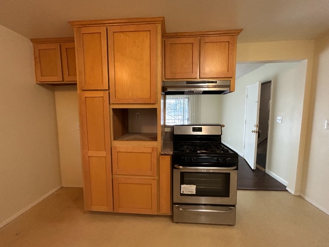 Building Photo - 97 E Laurel Ave