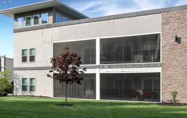 Building Photo - 551 Langram Rd