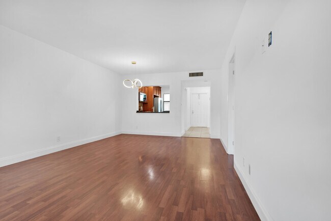 Foto del edificio - 1252 S Military Trail