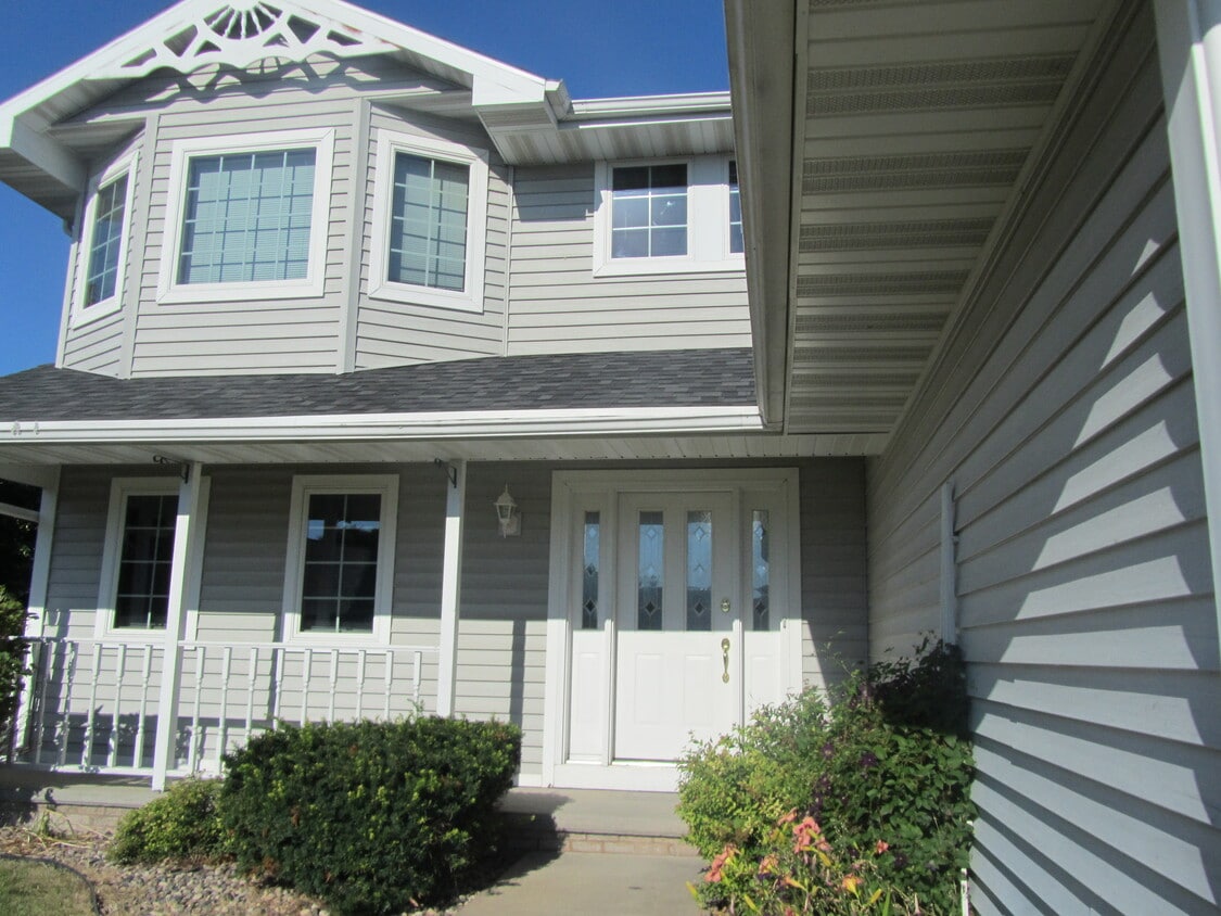Primary Photo - N511 Willowcrest Ct