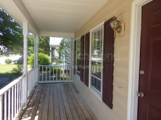 Building Photo - 1703 Danhurst Dr