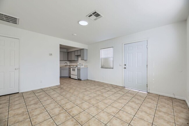 Building Photo - Charming 1 Bed 1 Bath Home in North Las Vegas