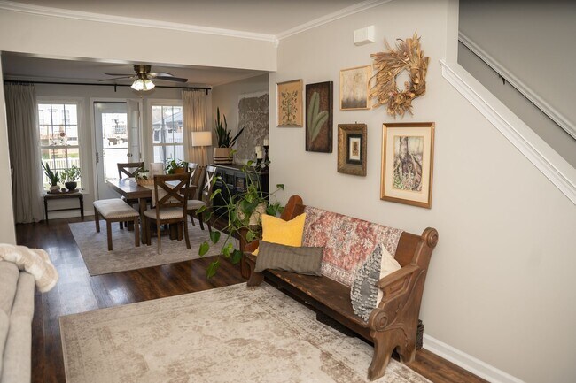 Foto del edificio - Charming 3 Bedroom, 1.5 Bath Townhome - EL...