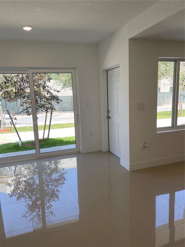 Foto del edificio - 25748 SW 143rd Ave