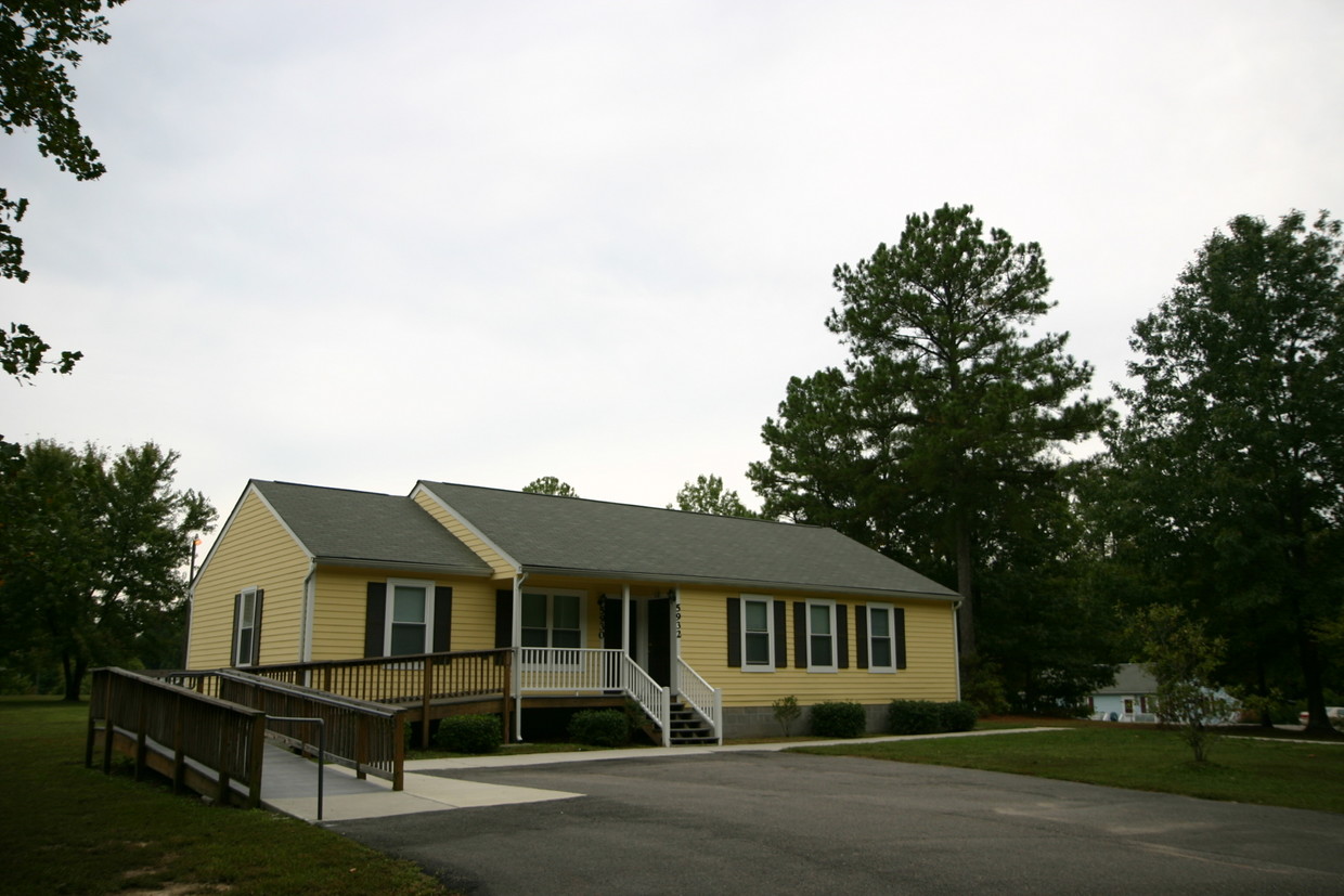 Building Photo - Sentry Woods
