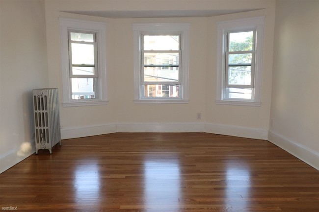 Building Photo - 3 br, 2 bath  - 61 Farragut Ave