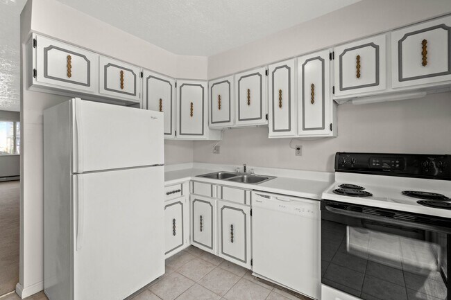 Foto del edificio - Rent-ready this July: 2 Bedroom and 1 Bath...