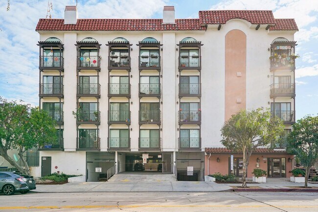 Foto del edificio - Camarillo Sunshine Apartments