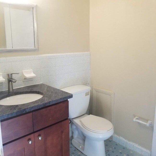 Building Photo - 7047 Spring Hill Dr