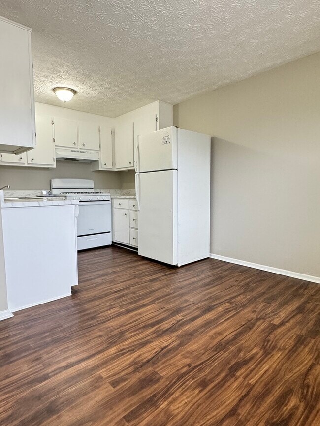 Building Photo - 5107 Sedalia Dr