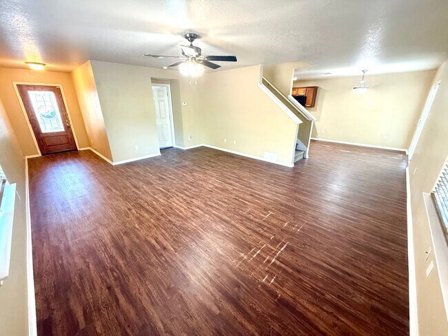 Foto del edificio - **APPLICATION RECEIVED** **MOVE IN SPECIAL...