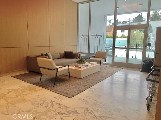 Building Photo - 999 N Doheny Dr