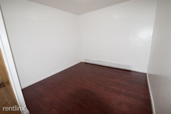 Building Photo - 4012 Greenpoint Ave