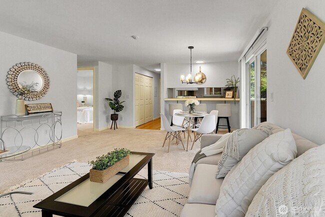 Foto del edificio - 7276 W Lake Sammamish Pky NE