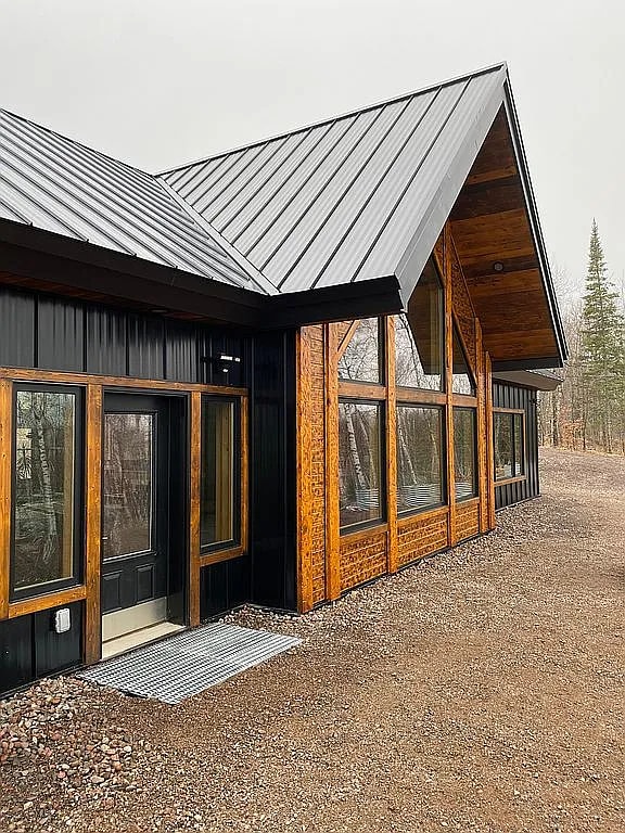 Building Photo - 978 Lakeview Dr