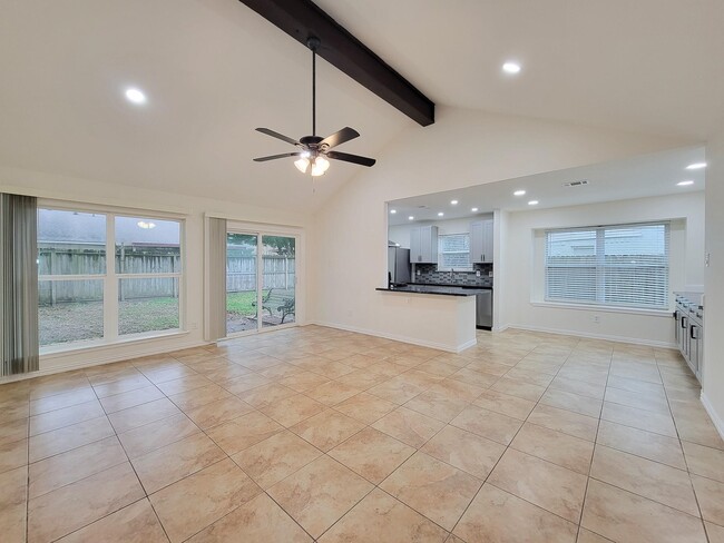 Building Photo - 10010 Sagecanyon Dr