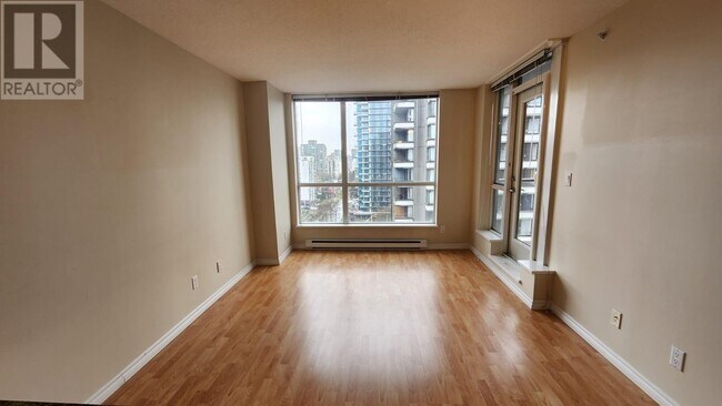 Photo du bâtiment - 1420-1420 W Georgia St