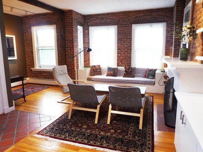 Foto del edificio - 56 Kirkland St
