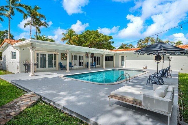 Building Photo - 6561 Marlin Dr