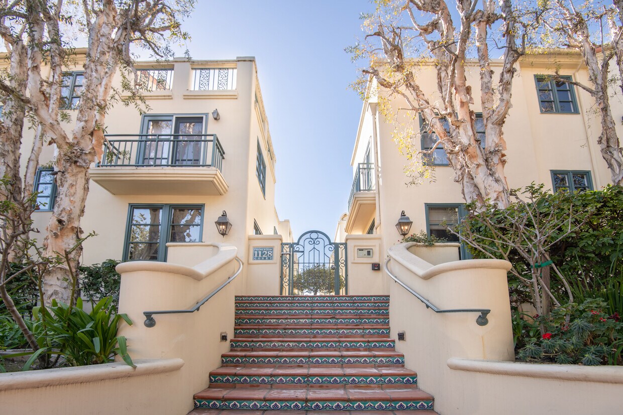 1128 Princeton St, Santa Monica, CA 90403 Townhome Rentals in Santa
