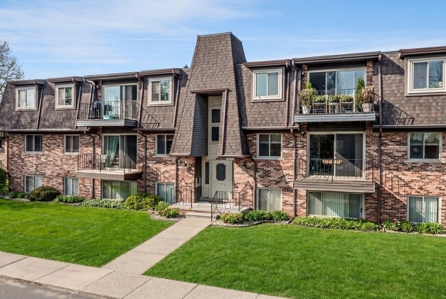 Building Photo - 218 Riviera Dr