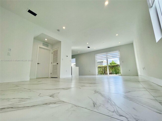 Foto del edificio - 10362 NW 67th Terrace