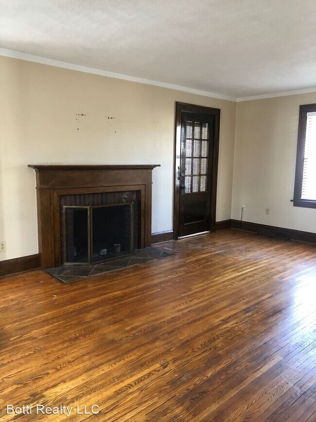 Foto del edificio - 3 br, 1.5 bath House - 410 Logan St