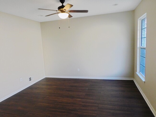 Building Photo - 23459 Dahlia Circle