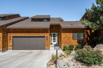 Building Photo - 2375 N Harbor Cir