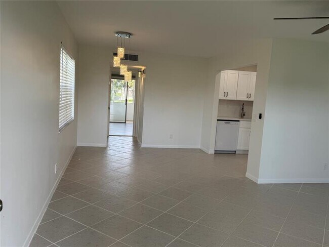 Building Photo - 768 Normandy Trail