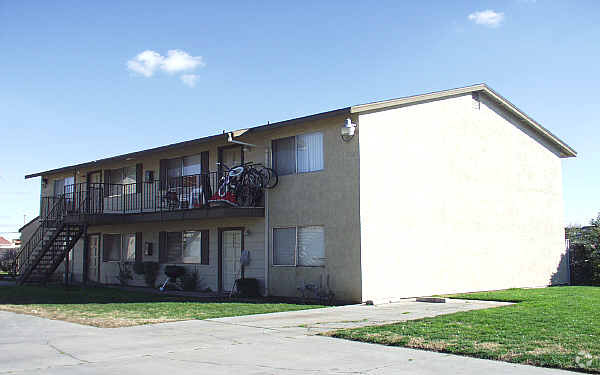 Building Photo - Merced Apartments