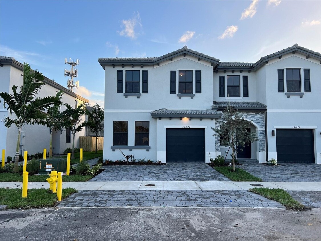 13072 SW 286th Terrace, Homestead, FL 33033 Townhome Rentals in
