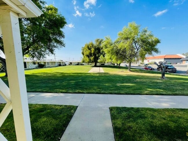 Building Photo - 27127 Sun City Blvd