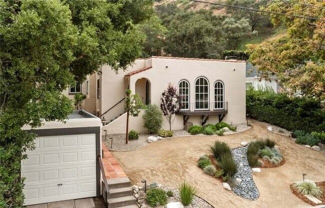 Foto del edificio - 2118 Glen Ivy Dr