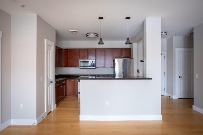 Building Photo - 60 Winooski Falls Wy